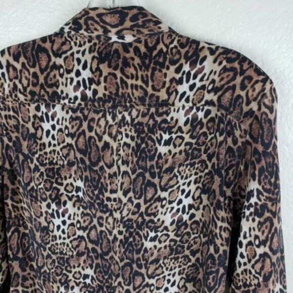 BeBe Silk Animal Print Blouse Top Button-Up Shirt size M Stretch Y2K Leopard - Picture 5 of 11